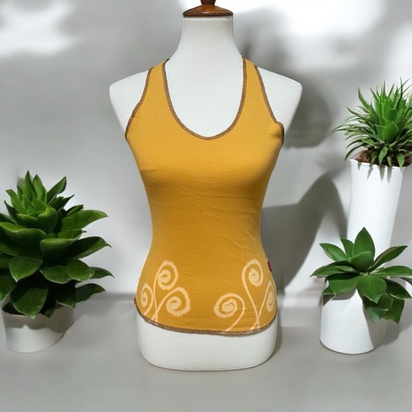 Fitted‎ Sleeveless Racerback Tank Top with Ornate Hem - Picture 1 of 10